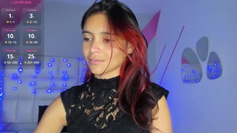 Snapshot of salome_rouse chatting on 8, 10, 2025 Salome Rose online show from 8, 10, 2025