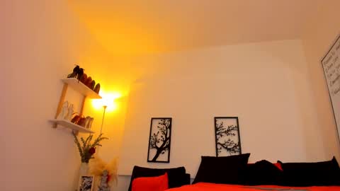 Snapshot of salomekross_ chatting on 28, 2, 2025 Salome Kross online show from 28, 2, 2025