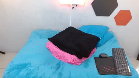 Snapshot of salomeswet chatting on 23, 2, 2025 martina online show from 23, 2, 2025