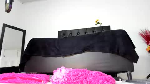 Snapshot of salomeswet chatting on 25, 6, 2026 martina online show from 25, 6, 2026