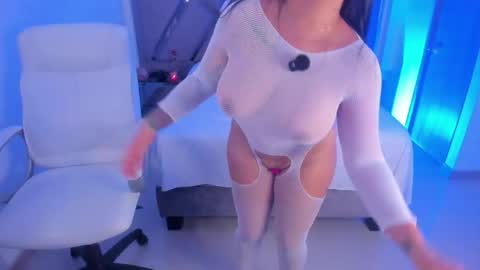 Snapshot of salommecruz01 chatting on 27, 4, 2026 Salomme Cruz online show from 27, 4, 2026