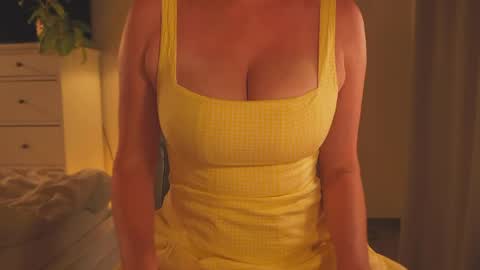 Snapshot of saltedhoney chatting on 31, 5, 2026 IsaBella- online show from 31, 5, 2026