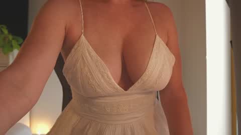 Snapshot of saltedhoney chatting on 15, 6, 2026 IsaBella- online show from 15, 6, 2026
