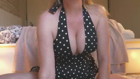 Snapshot of saltedhoney chatting on 19, 6, 2026 IsaBella- online show from 19, 6, 2026
