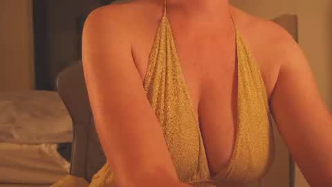 Snapshot of saltedhoney chatting on 4, 7, 2026 IsaBella- online show from 4, 7, 2026