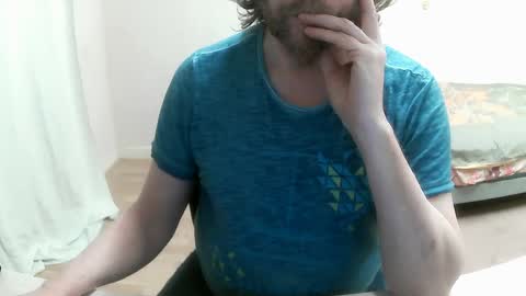 Saltimbanquier  Salt  ou  Banquier  online show from 14, 2, 2025