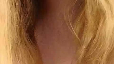 Snapshot of salut_love chatting on 22, 10, 2025 Ruby online show from 22, 10, 2025