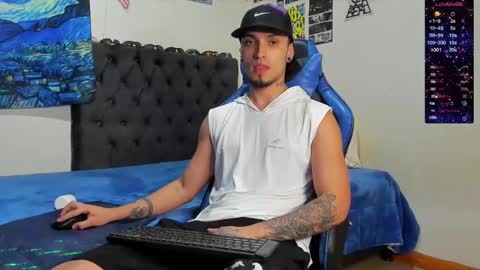 Snapshot of salvatore_dereck chatting on 6, 12, 2024 online show from 6, 12, 2024