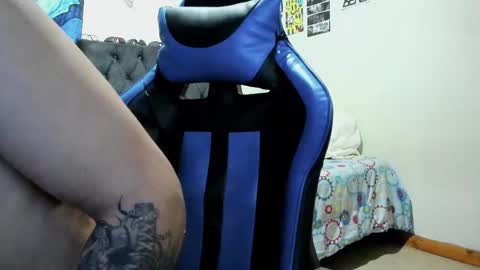 Snapshot of salvatore_dereck chatting on 19, 2, 2025 online show from 19, 2, 2025