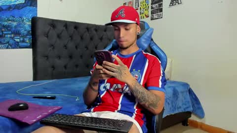 Snapshot of salvatore_dereck chatting on 5, 3, 2025 online show from 5, 3, 2025