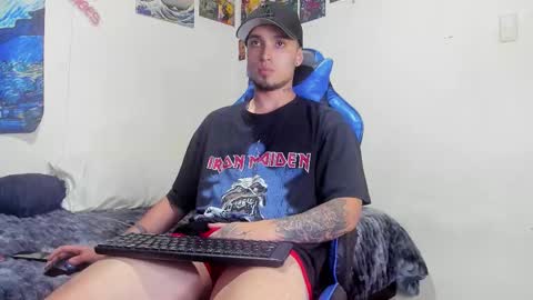 Snapshot of salvatore_dereck chatting on 17, 10, 2025 online show from 17, 10, 2025