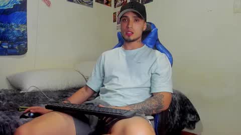 Snapshot of salvatore_dereck chatting on 20, 10, 2025 online show from 20, 10, 2025