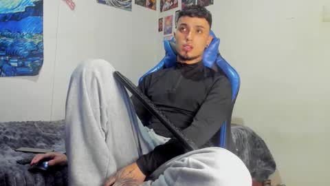 Snapshot of salvatore_dereck chatting on 19, 11, 2025 online show from 19, 11, 2025