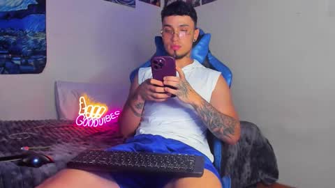 Snapshot of salvatore_dereck chatting on 29, 11, 2025 online show from 29, 11, 2025