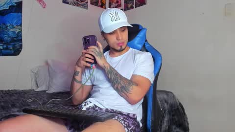 Snapshot of salvatore_dereck chatting on 1, 12, 2025 online show from 1, 12, 2025