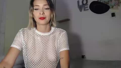 Snapshot of sam_and_mike chatting on 16, 11, 2025 sammmikee online show from 16, 11, 2025