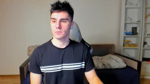 Snapshot of sam_huston18 chatting on 27, 11, 2025 BACK IN 2 WEEKS online show from 27, 11, 2025