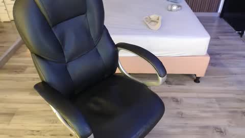 Snapshot of sam_mansson66 chatting on 15, 10, 2025 SAM MANSON online show from 15, 10, 2025