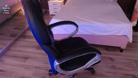 Snapshot of sam_mansson66 chatting on 28, 11, 2025 SAM MANSON online show from 28, 11, 2025