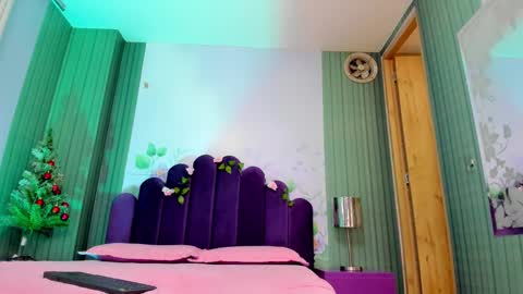 Snapshot of sam_naughty18 chatting on 18, 12, 2024 sam_naughty18 online show from 18, 12, 2024