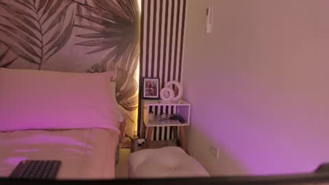 Snapshot of samaantha_white_ chatting on 2, 7, 2026 Samaantha online show from 2, 7, 2026