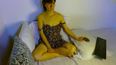 Snapshot of samanta_r_ chatting on 19, 11, 2025 Samanta online show from 19, 11, 2025