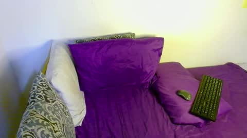 Snapshot of samanta_r_ chatting on 2, 12, 2025 Samanta online show from 2, 12, 2025