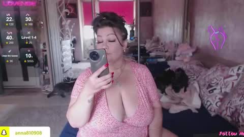 Snapshot of samanta_shy chatting on 15, 10, 2025 Marry online show from 15, 10, 2025