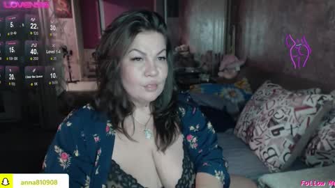Snapshot of samanta_shy chatting on 22, 10, 2025 Marry online show from 22, 10, 2025