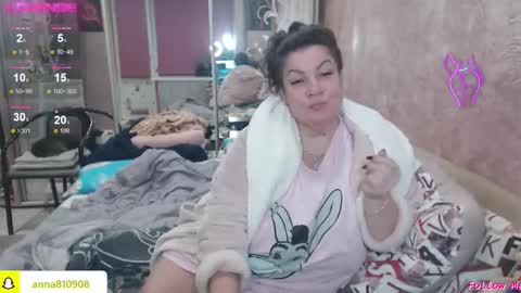 Snapshot of samanta_shy chatting on 27, 10, 2025 Marry online show from 27, 10, 2025