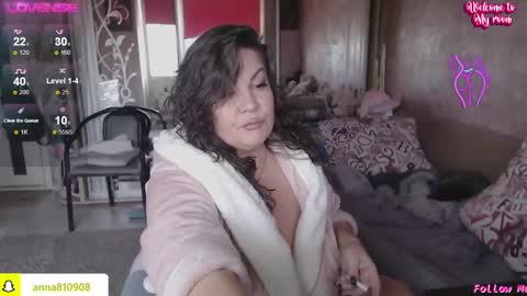 Snapshot of samanta_shy chatting on 28, 10, 2025 Marry online show from 28, 10, 2025