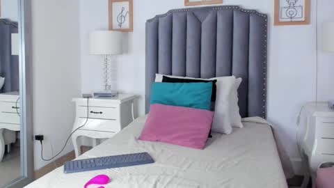  samanta  online show from 28, 1, 2025