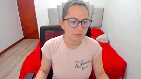 Snapshot of samantha__wilson chatting on 2, 3, 2026 Samantha online show from 2, 3, 2026