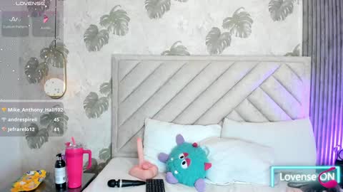 Snapshot of samantha_duque11 chatting on 6, 2, 2025 Samantha online show from 6, 2, 2025