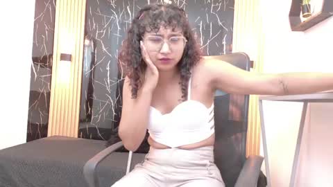 Snapshot of samantha_fox8 chatting on 3, 6, 2026 online show from 3, 6, 2026