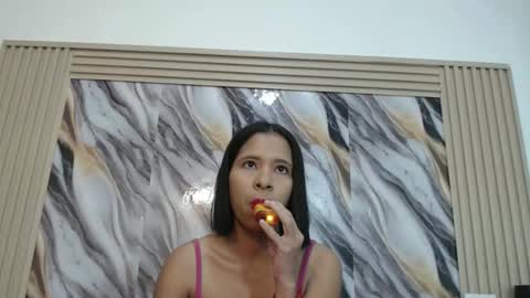 Snapshot of samantha_fox_squirt chatting on 28, 10, 2025 lizzy online show from 28, 10, 2025
