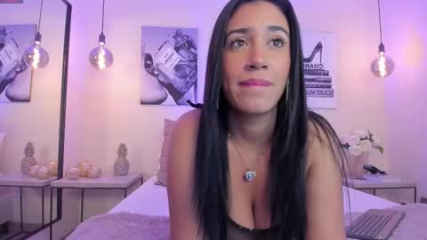 Snapshot of samantha_hotly chatting on 9, 10, 2025 Samantha online show from 9, 10, 2025