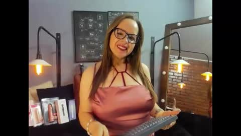 Snapshot of samantha_mature56 chatting on 11, 11, 2025 Sam online show from 11, 11, 2025