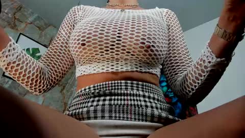 Snapshot of samantha_milfs chatting on 3, 1, 2025 samantha_milfs online show from 3, 1, 2025
