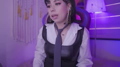 Snapshot of samantha_owen_ chatting on 31, 10, 2025 SAMY online show from 31, 10, 2025