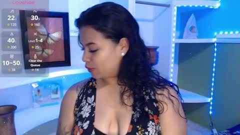 Snapshot of samantha_smiithh chatting on 13, 10, 2025 samantha_smiithh online show from 13, 10, 2025