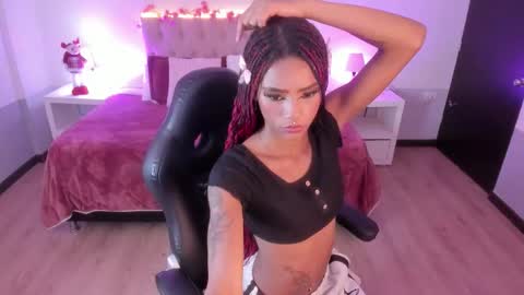 Snapshot of samantha_spike chatting on 19, 12, 2025 Samantha online show from 19, 12, 2025