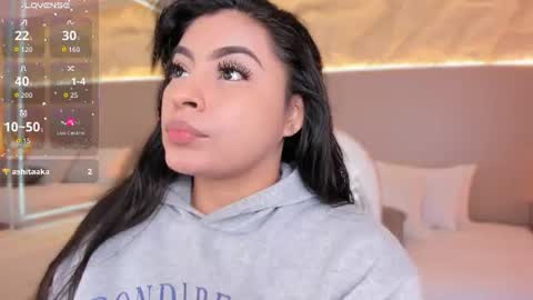 Snapshot of samanthaa_22_ chatting on 5, 7, 2026 Samanthaa online show from 5, 7, 2026
