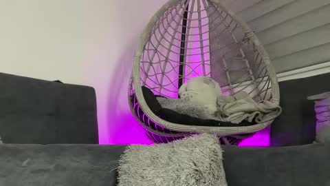 Samantha Bernardo online show from 31, 5, 2026