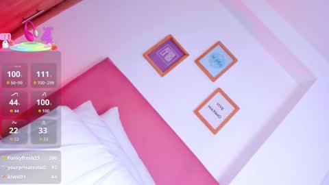 Snapshot of samanthaheinz chatting on 4, 10, 2025 V A N E S S A online show from 4, 10, 2025