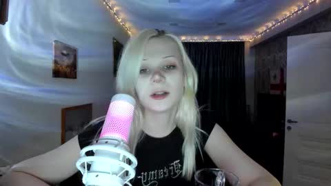 Snapshot of samanthamiasnik1 chatting on 15, 9, 2025 Samantha online show from 15, 9, 2025