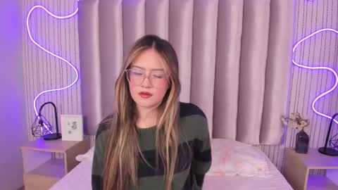 Snapshot of samanthapeachs chatting on 13, 9, 2025 Alejandra online show from 13, 9, 2025