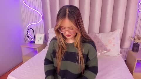 Snapshot of samanthapeachs chatting on 26, 9, 2025 Alejandra online show from 26, 9, 2025