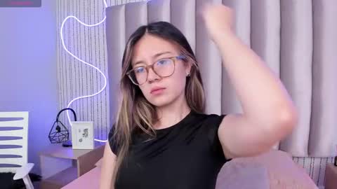 Alejandra  online show from 4, 2, 2026