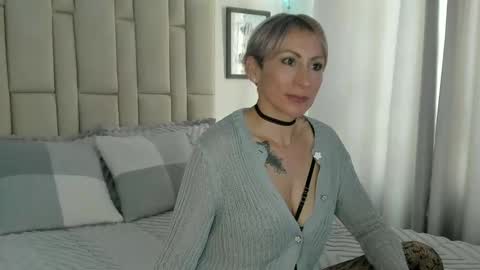 Snapshot of samanthaxmami chatting on 14, 1, 2025 Samixmami online show from 14, 1, 2025